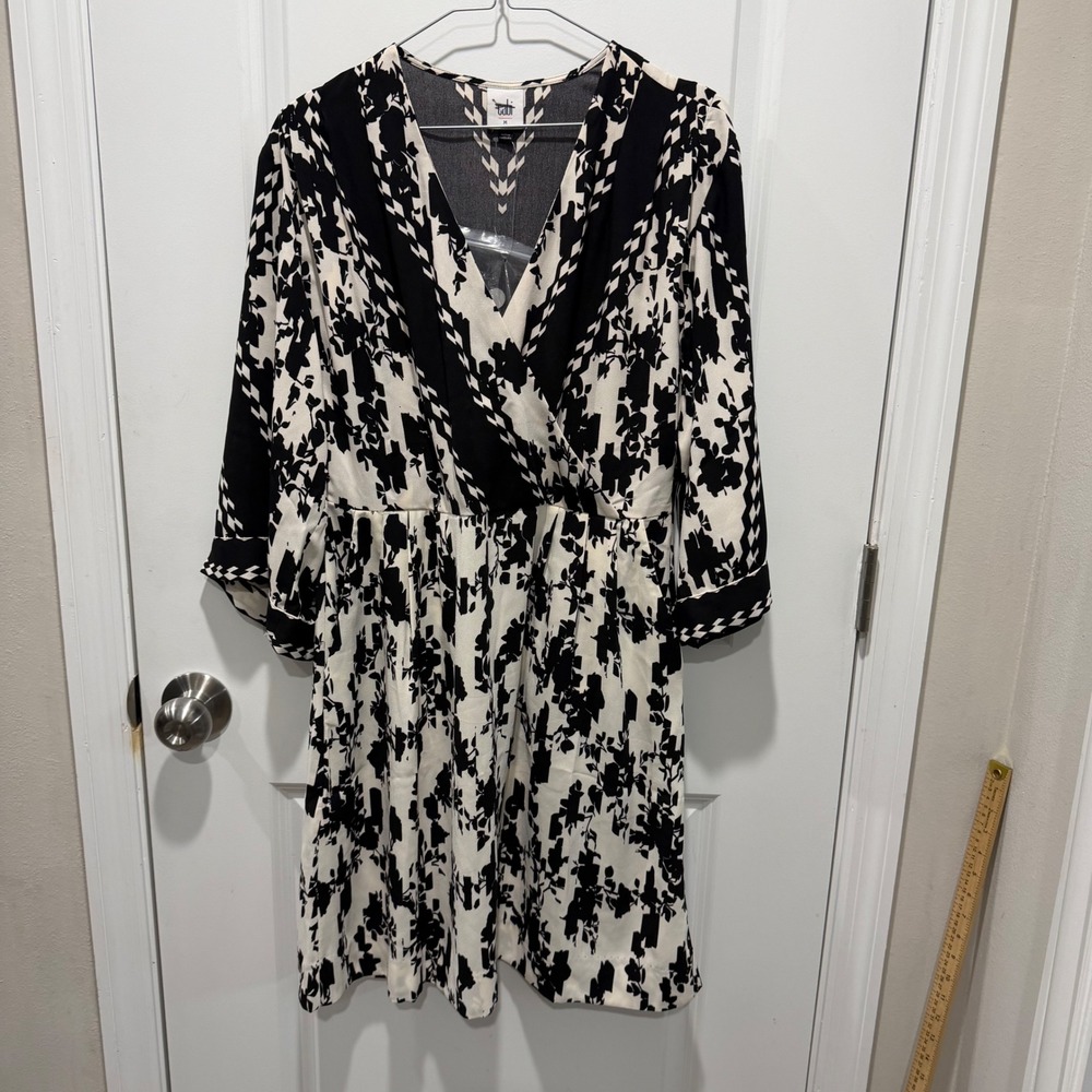 Cabi‎ Womens Wrap Dress Black White Floral Geometric Print Size Medium